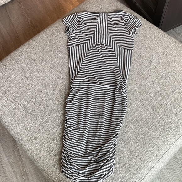 💕EUC Athleta Striped V-Neck Ruched Dress, XS - Picture 3 of 7